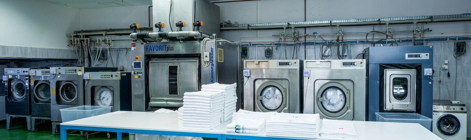 A Piciruci Mosoda korszerű gépparkja és előkészített, tiszta textilek